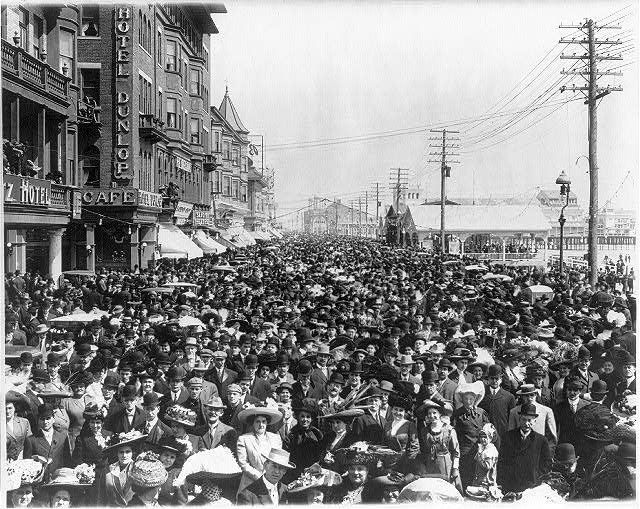 [N.J. - Atlantic City - crowd on the boardwalk, probably on Easter]
