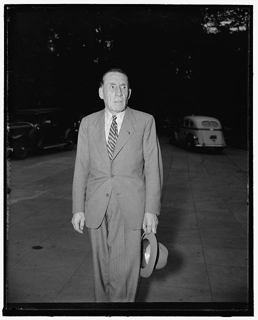 French manufacturer talks tanks with President Roosevelt. Washington, D.C., June 11. Louis Renault, prominent French auto manufacturer, leaving the White House today after a conference with President Roosevelt on war material production. Renault said he was interested chiefly in mass production of tanks, and his discussion with Mr. Roosevelt was a prelude to conferences during the next few days with leading American industrialists. His interpreter said he would probably see William S. Knudsen and Henry Ford