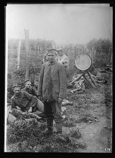 [German soldiers; probably prisoners of war]