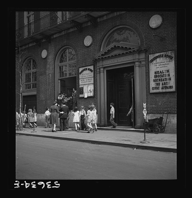 New York, New York. A group of children leaving Greenwich House, a neighborhood center where they receive day care while their mothers work; they are probably going to the zoo or some other place of interest