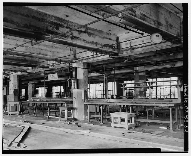 62.  VIEW EAST ON 3RD FLOOR OF BUILDING 71A SHOWING WORK STATIONS PROBABLY USED FOR ASSEMBLING THERMOSTATS - Scovill Brass Works, 59 Mill Street, Waterbury, New Haven County, CT